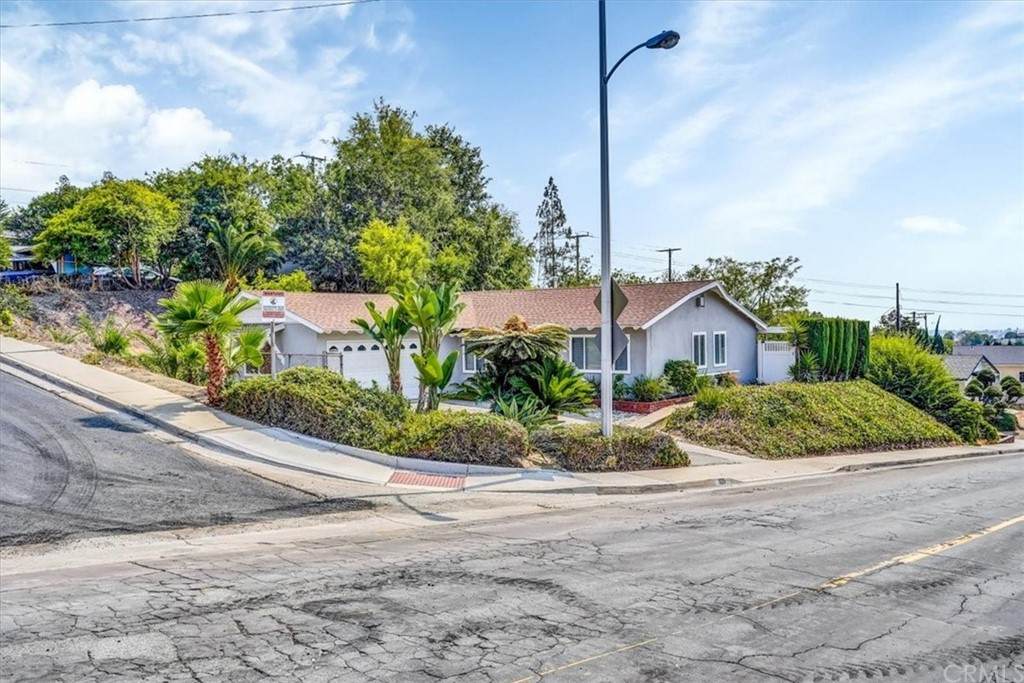 520 Ackley Street - Photo 1