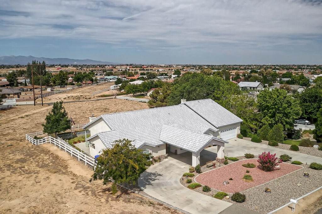 19215 Saddle Lane - Photo 1