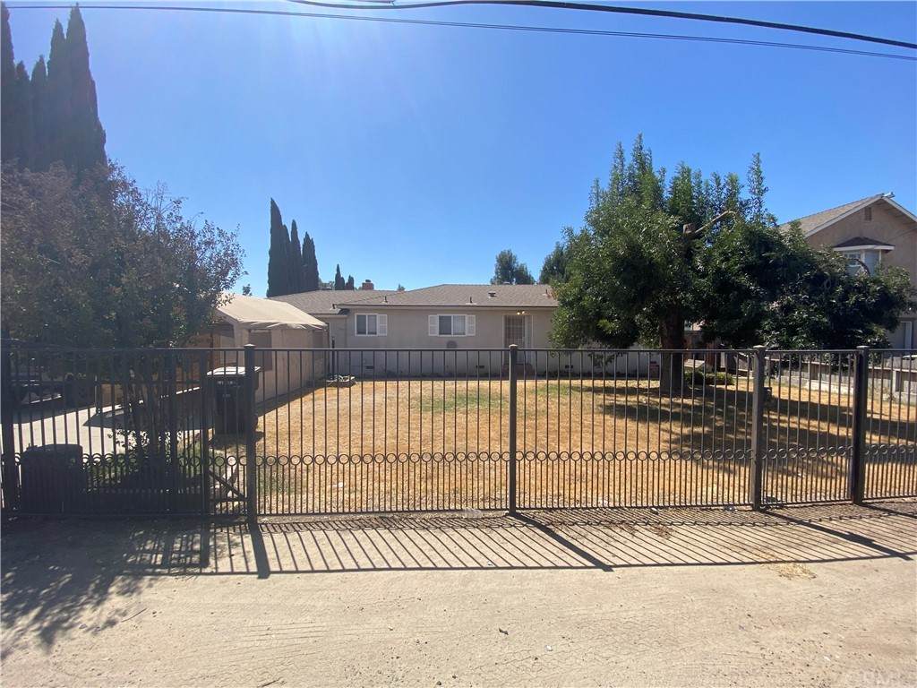 1749 Belcher Avenue - Photo 1