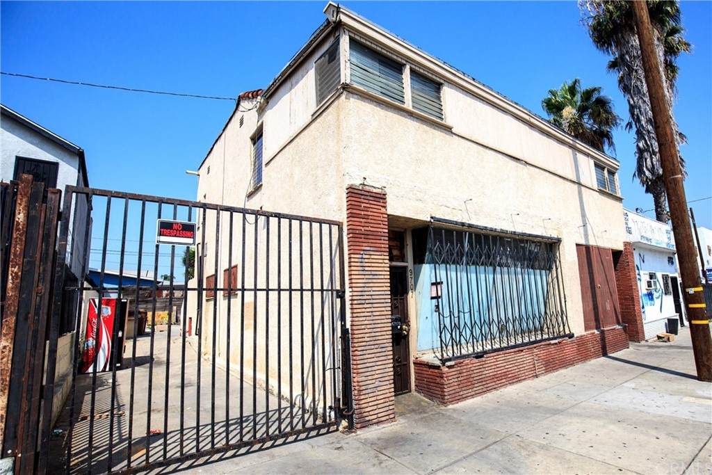 9705 Normandie Avenue - Photo 1