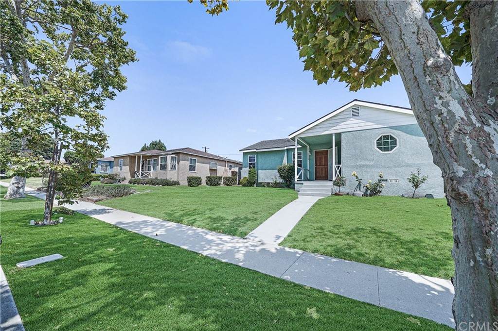 11134 Van Ness Avenue - Photo 1