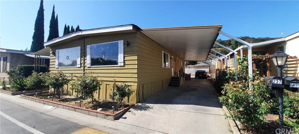 901 6th Ave - Photo 1