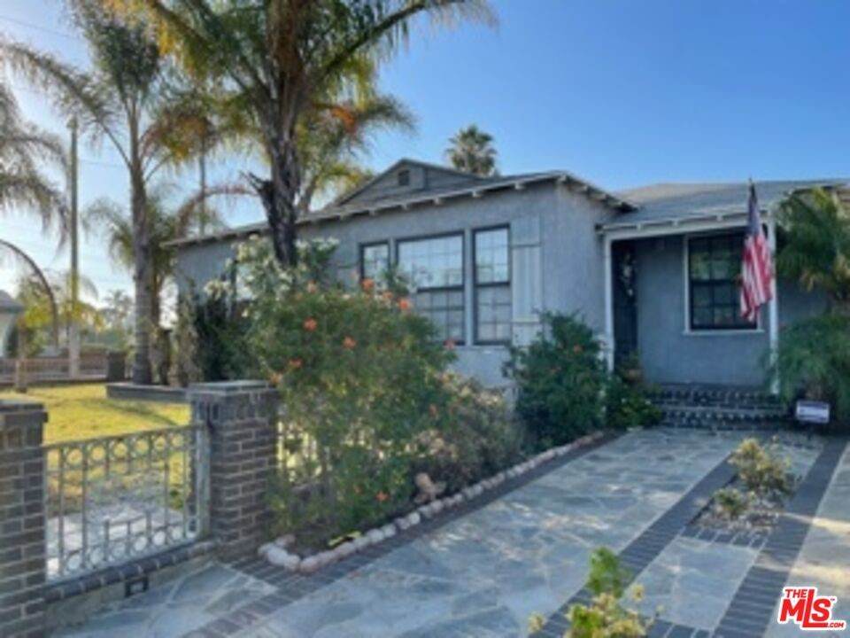 629 Ellis Avenue - Photo 1