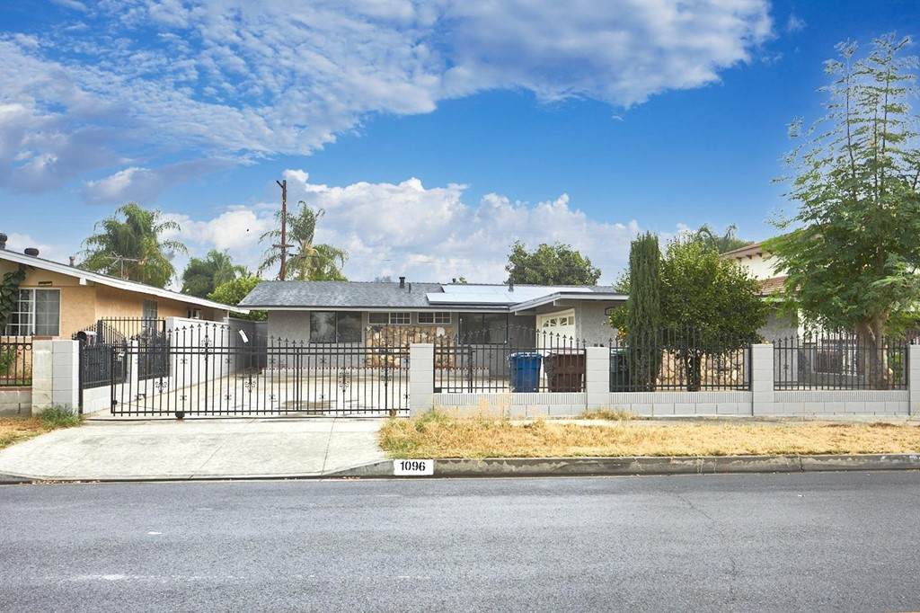 1096 Molinar Avenue - Photo 1