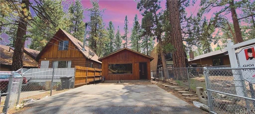 328 Country Club Boulevard - Photo 1