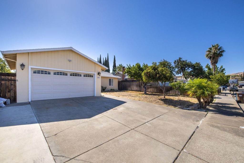 2925 Lucena Way - Photo 1