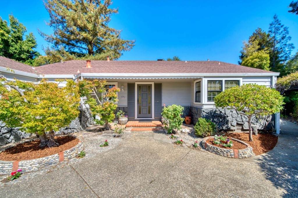 142 Arbor Lane - Photo 1