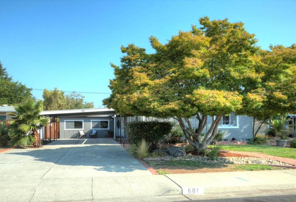 681 Buddlawn Way - Photo 1