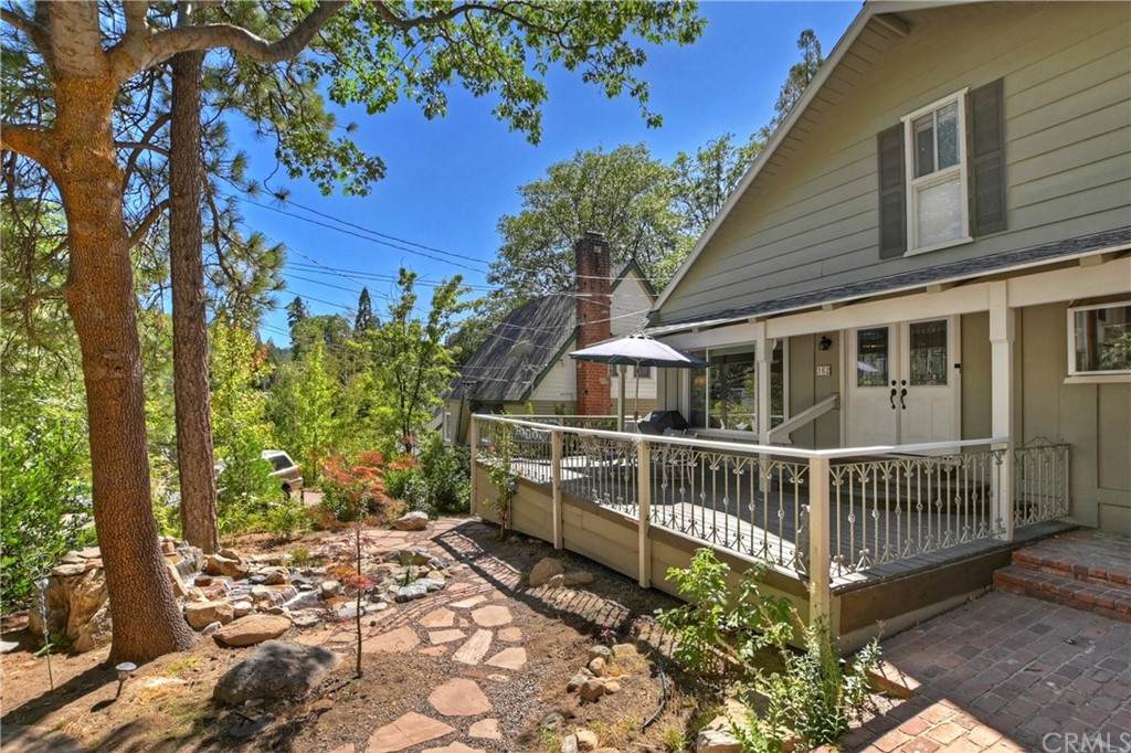 362 Heliotrope Drive - Photo 1