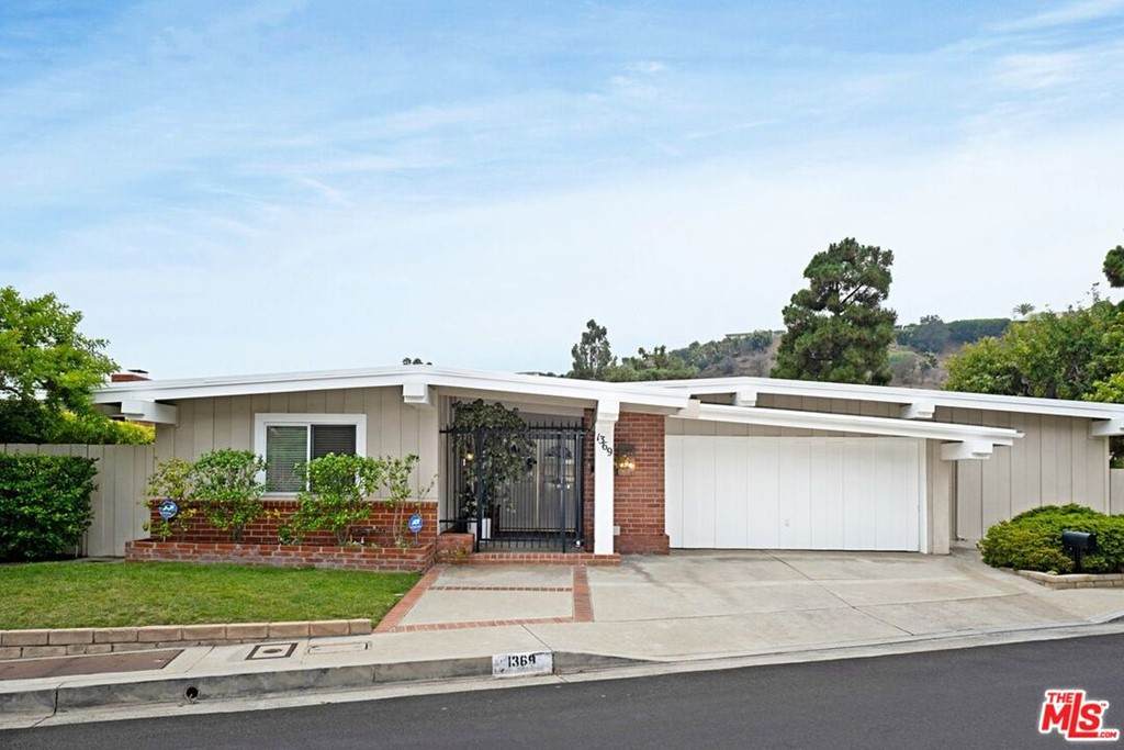 1369 El Hito Circle - Photo 1