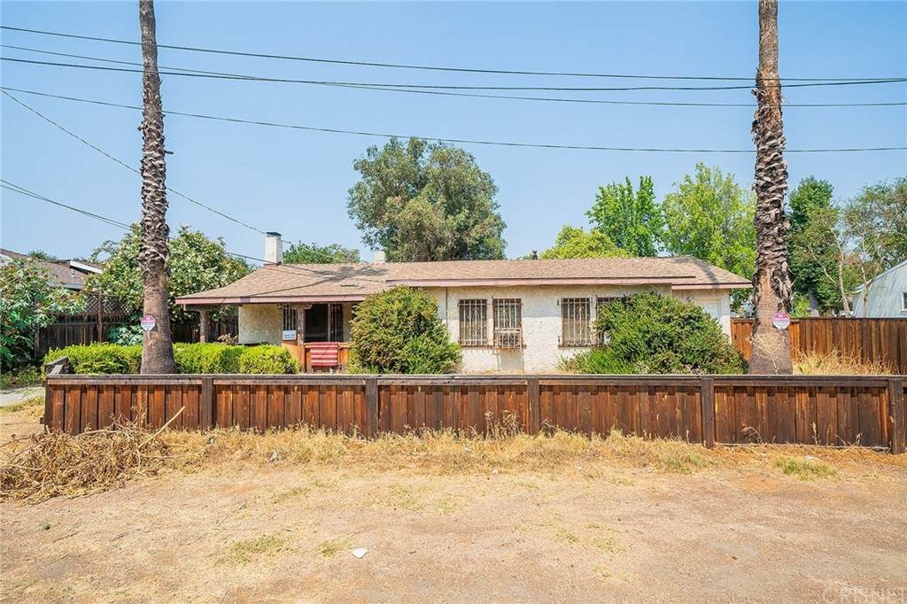 13639 Sylvan Street - Photo 1