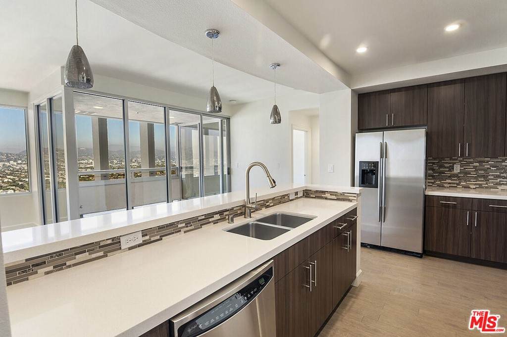 5670 Wilshire Boulevard - Photo 1