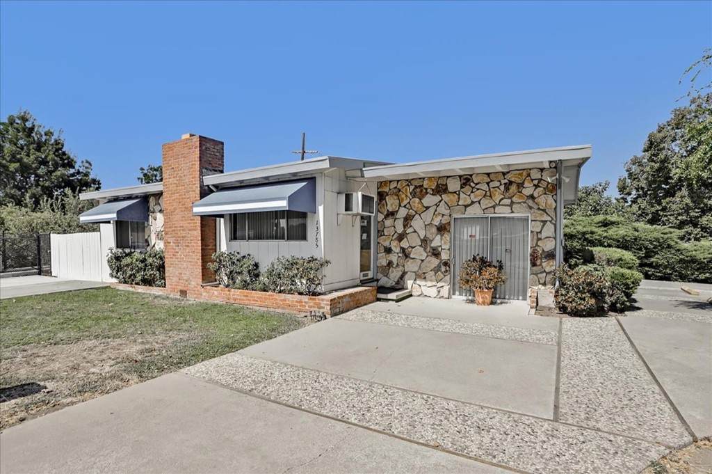13785 Story Road - Photo 1