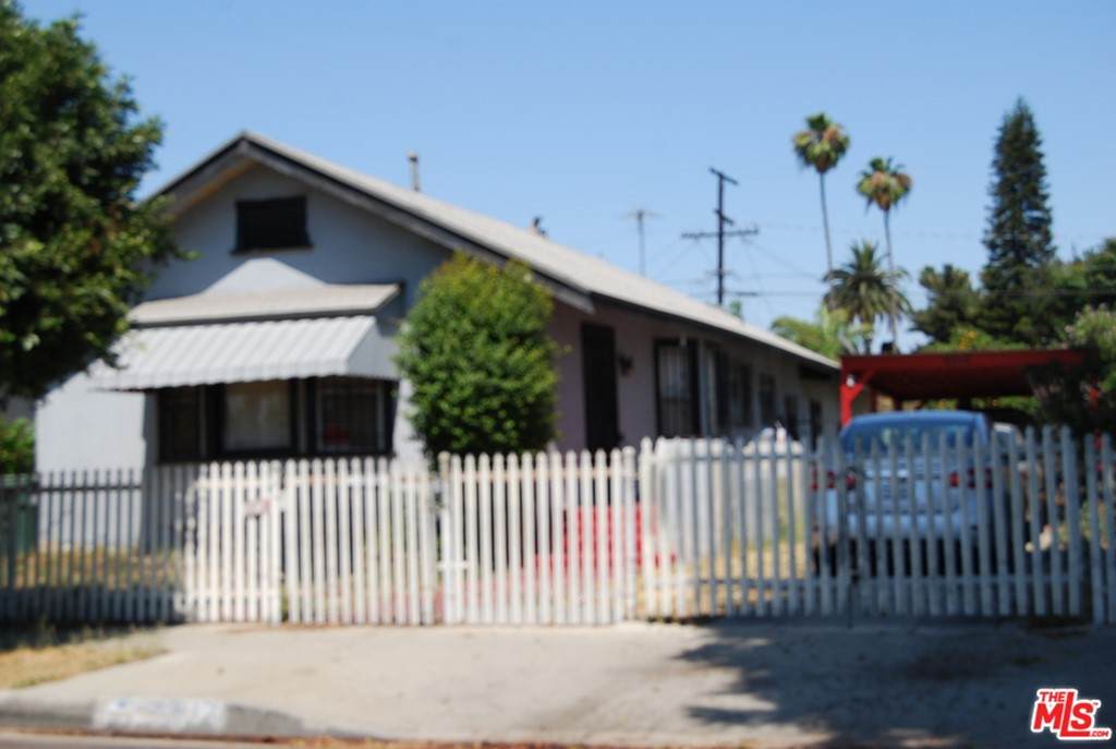 6512 Makee Avenue - Photo 1
