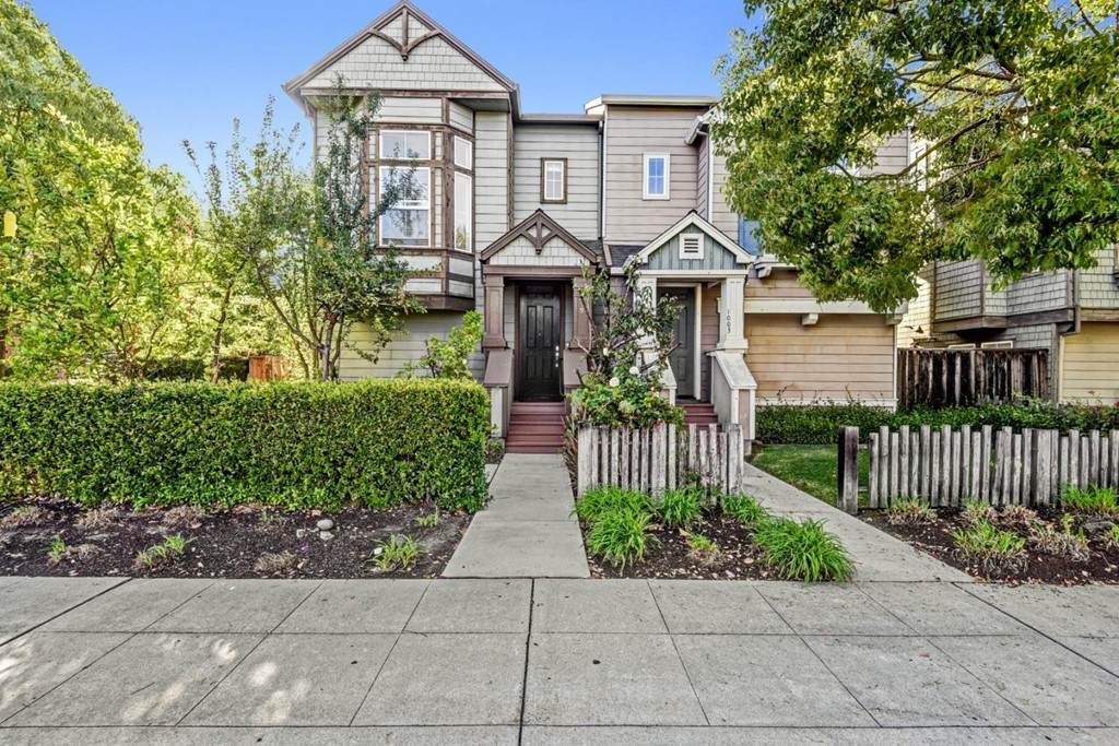 1001 Fuller Terrace - Photo 1