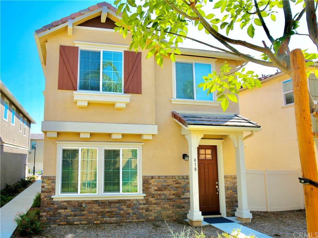 810 Orchard Street - Photo 1