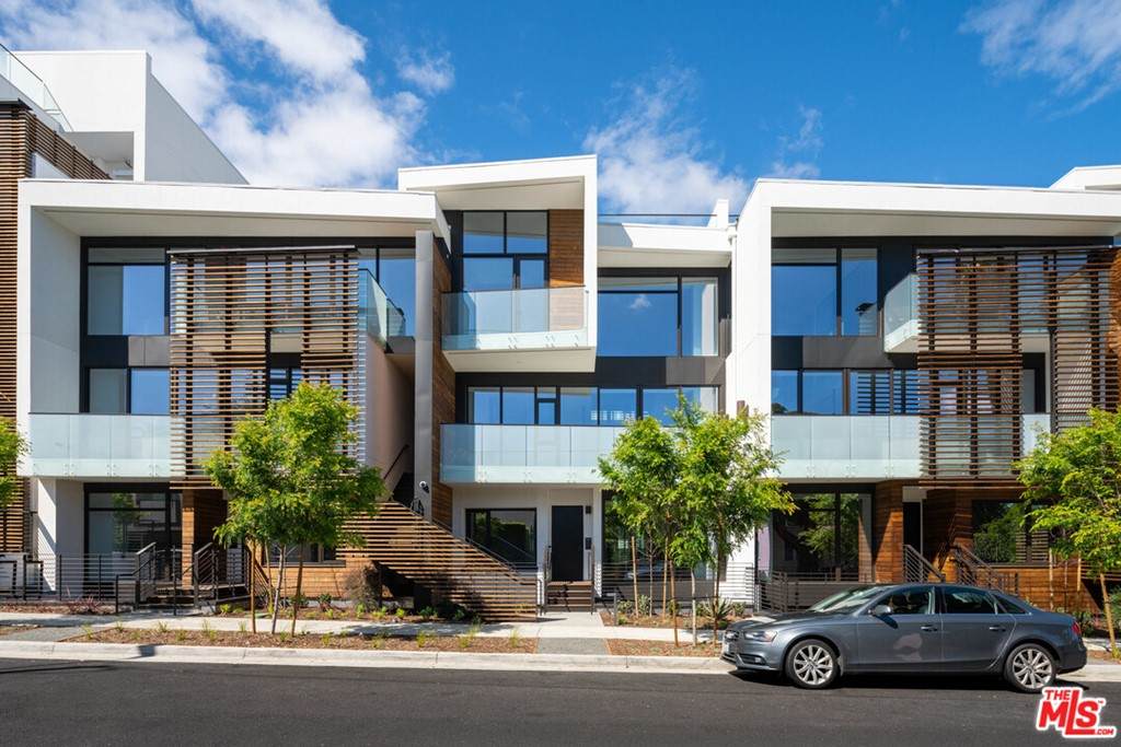 702 Doheny Drive - Photo 1