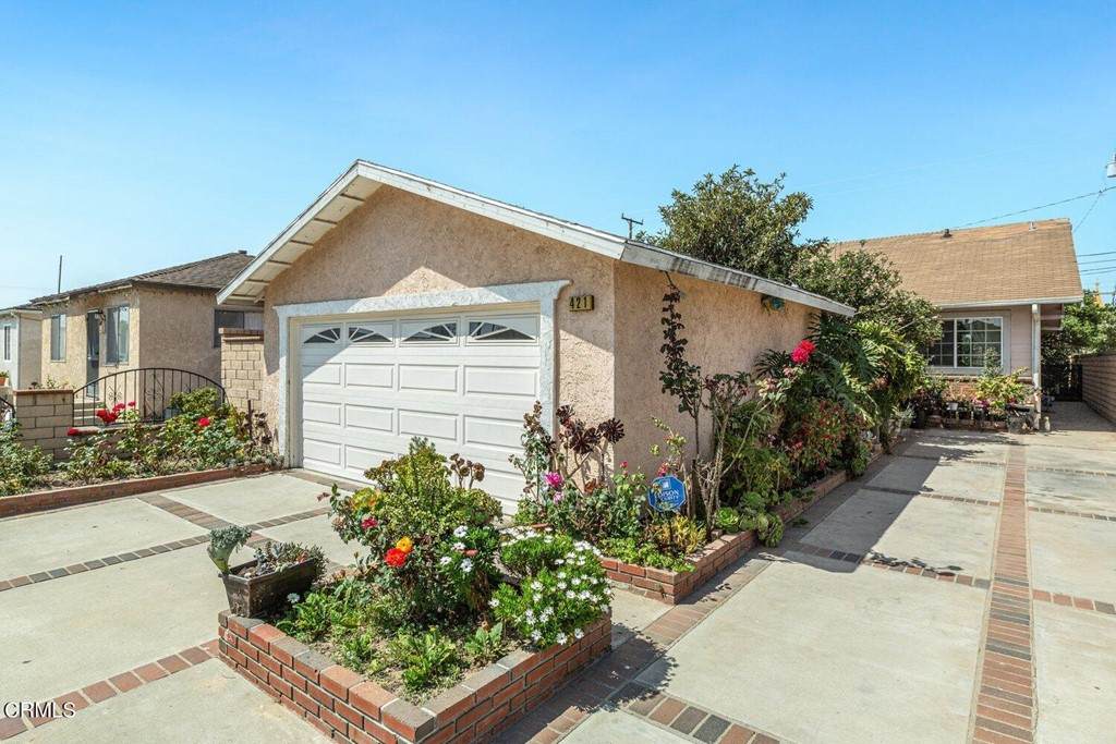 421 Hayes Avenue - Photo 1