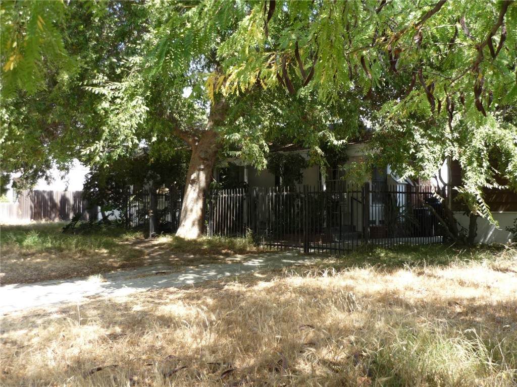 1320 Lincoln Street - Photo 1