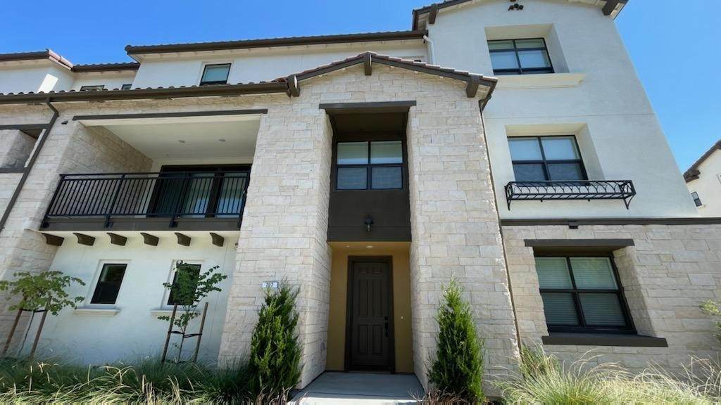707 Santa Cecilia Terrace - Photo 1