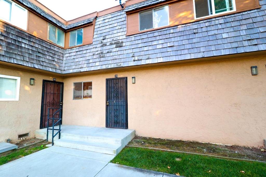 2925 Florence Avenue - Photo 1