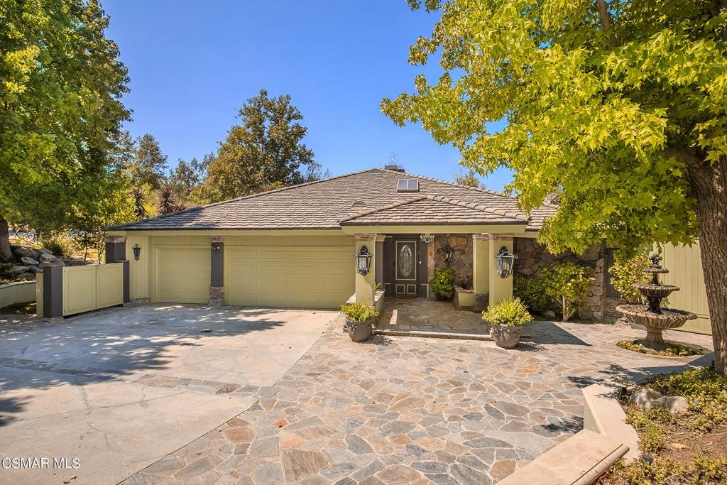 1493 Kingston Circle - Photo 1