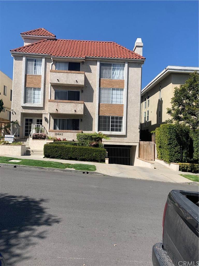 10641 Kinnard Ave Avenue - Photo 1