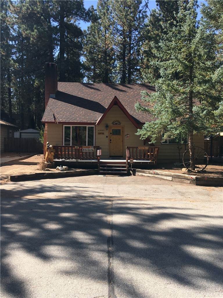 42665 Peregrine Avenue - Photo 1