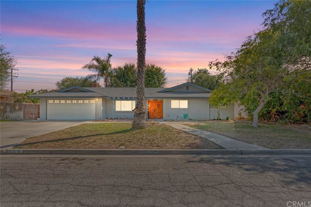 3571 Vista Way - Photo 1