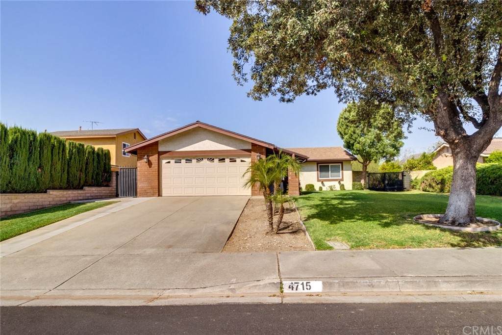 4715 Romola Avenue - Photo 1