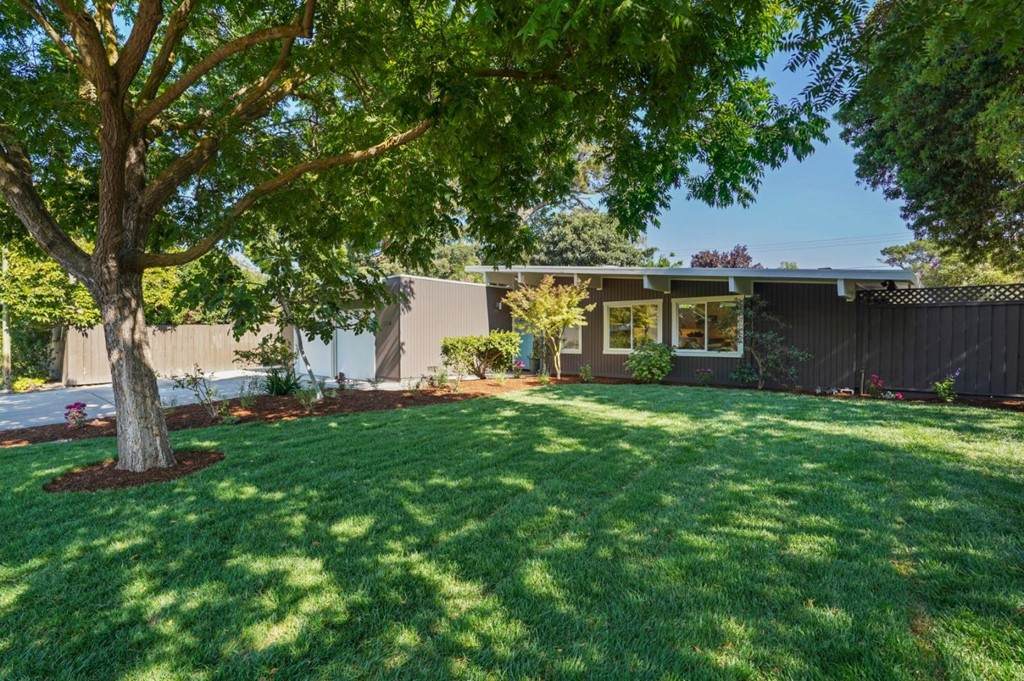 868 Thornwood Drive - Photo 1