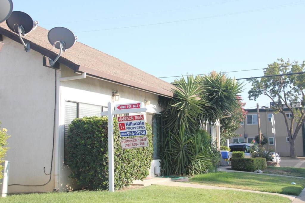 836 Illinois Avenue - Photo 1