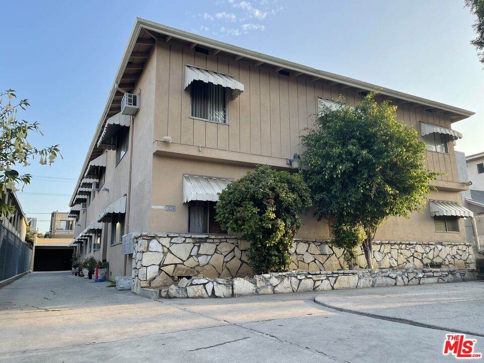 5836 Lexington Avenue - Photo 1