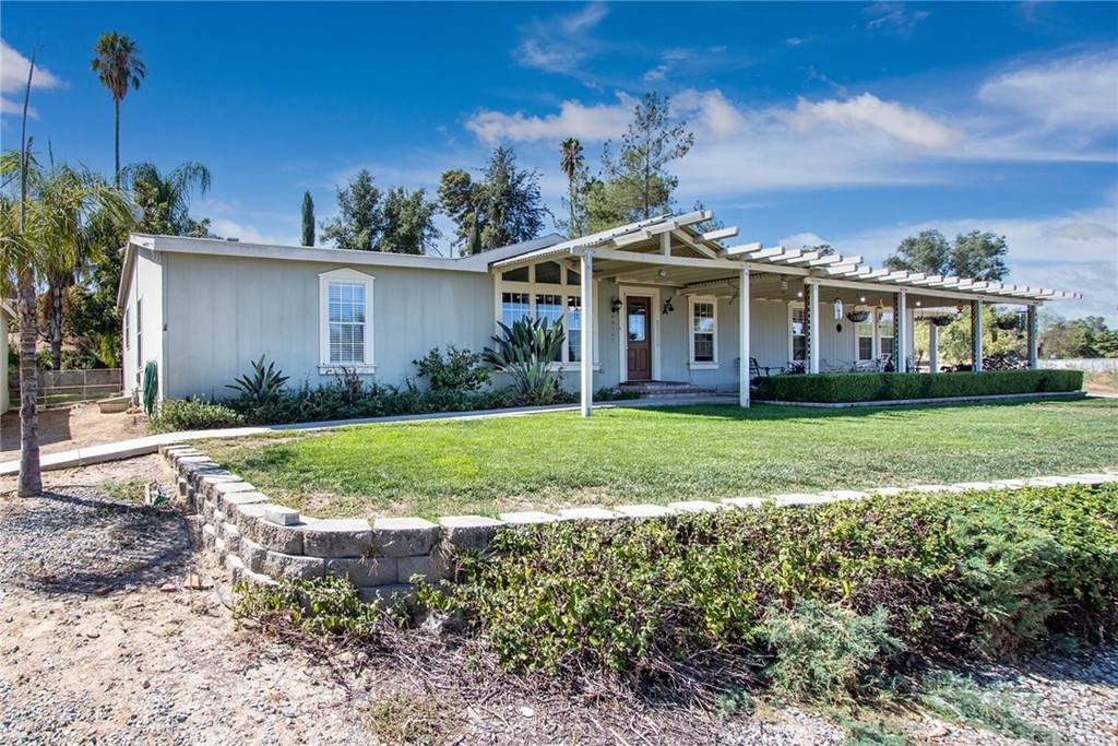 44187 E Street - Photo 1