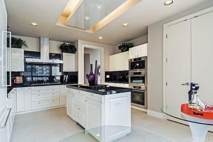 10776 Wilshire Boulevard - Photo 1