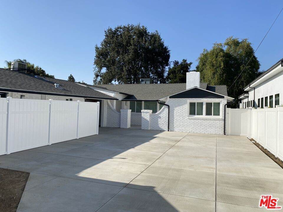 22937 Dolorosa Street - Photo 1