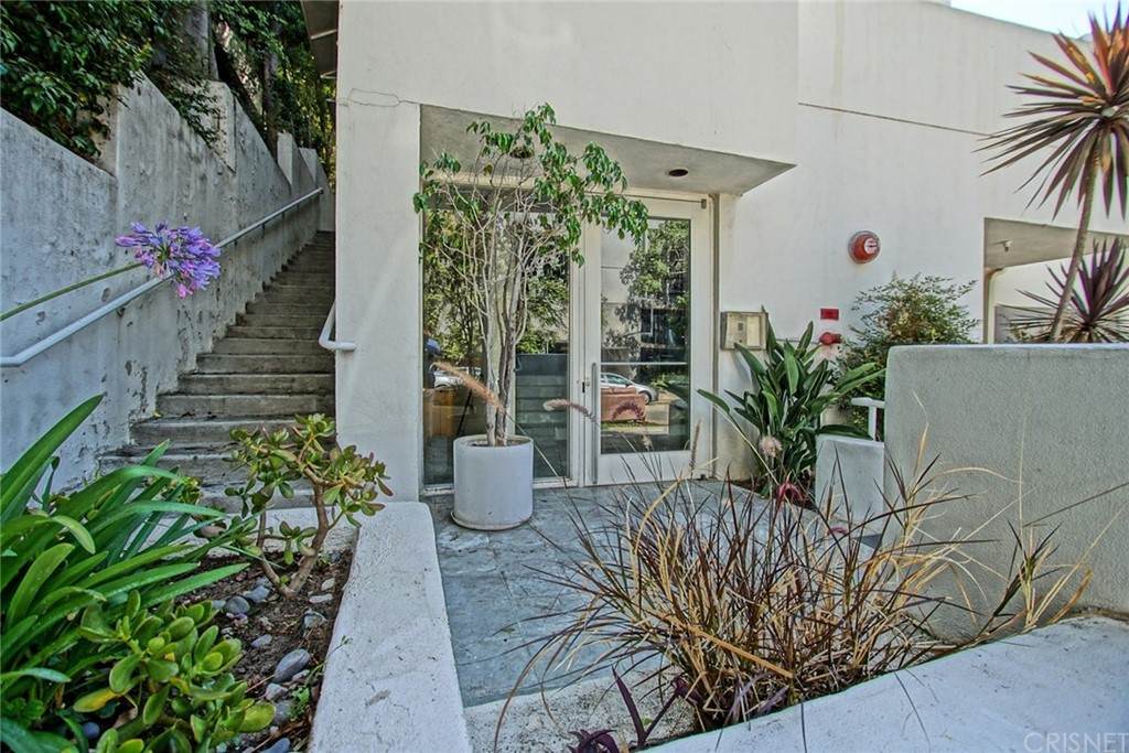 650 Kelton Avenue - Photo 1