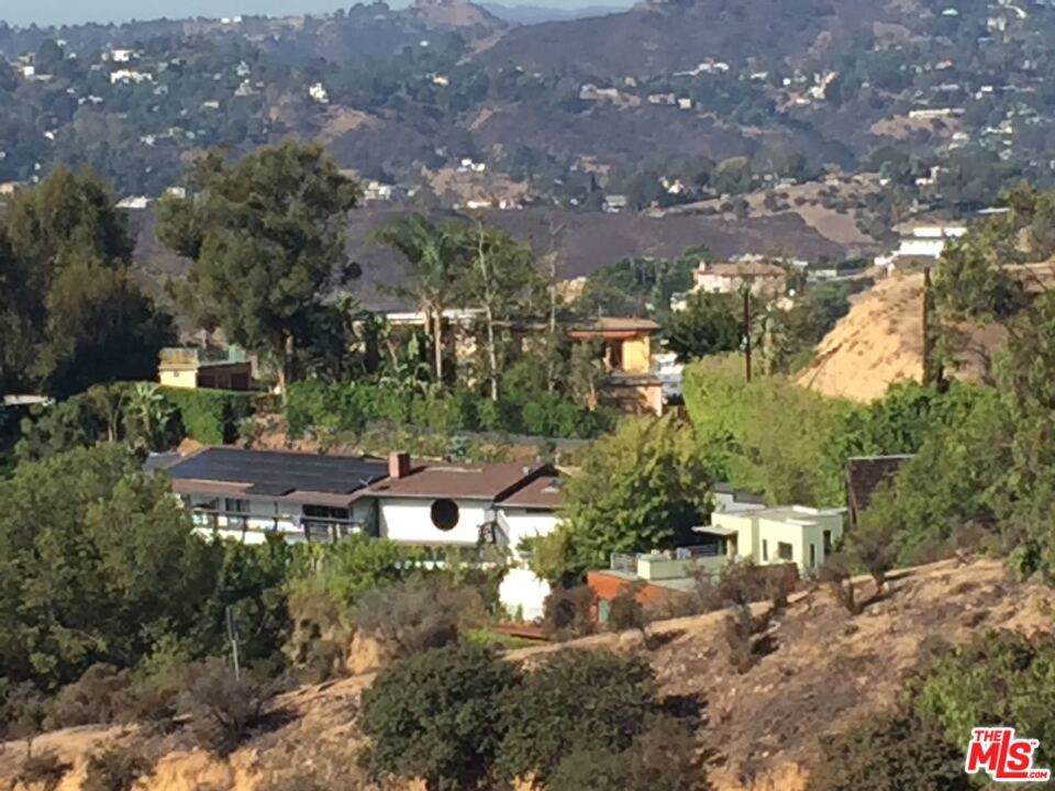 6111 Mulholland Highway - Photo 1