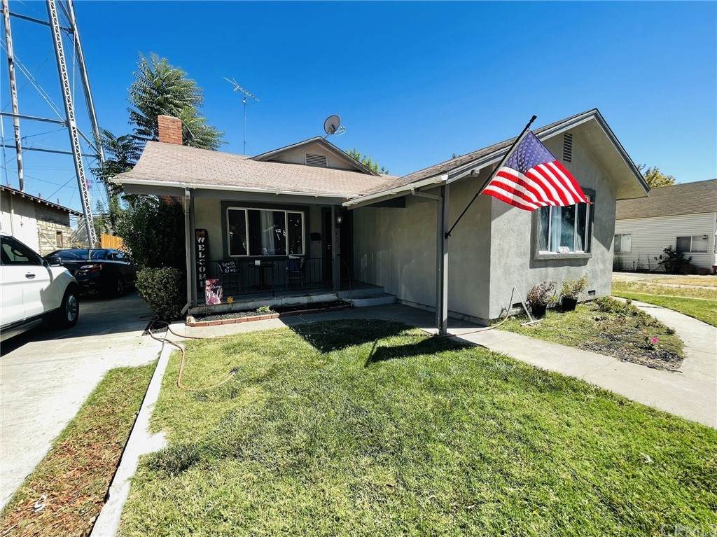 320 6th Street - Photo 1