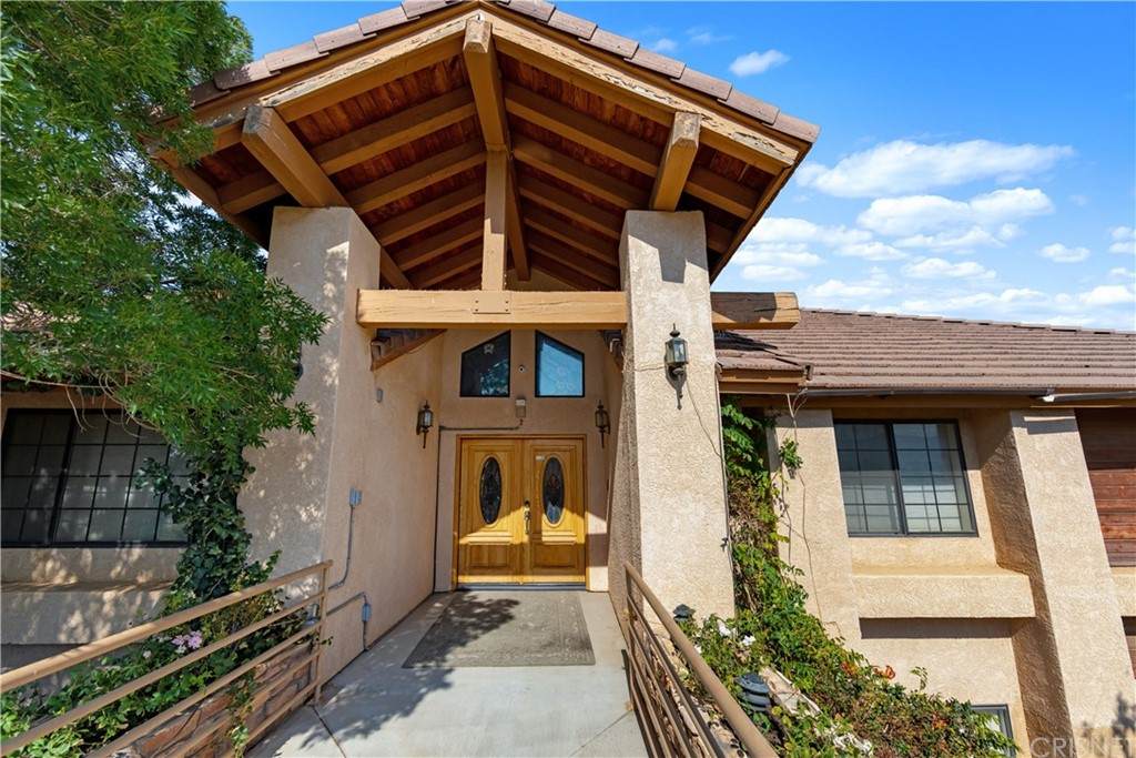 40646 27th Street - Photo 1