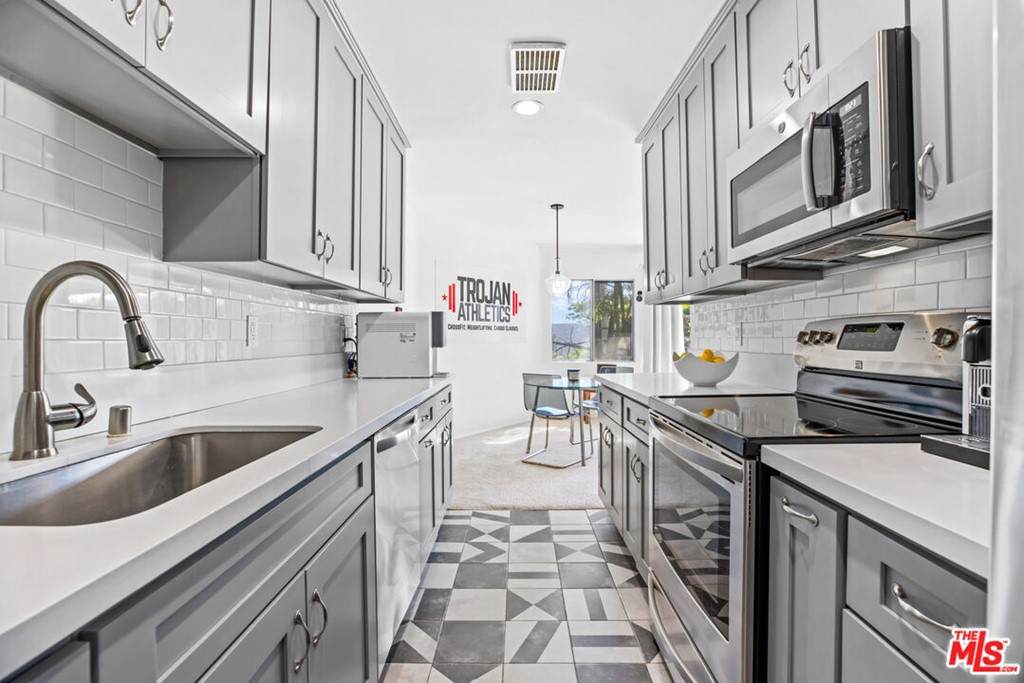 2345 Roscomare Road - Photo 1