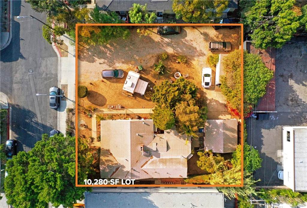 3704 Kelton Avenue - Photo 1