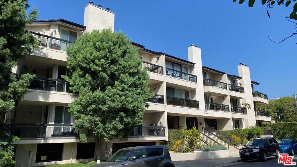 723 Westmount Drive - Photo 1