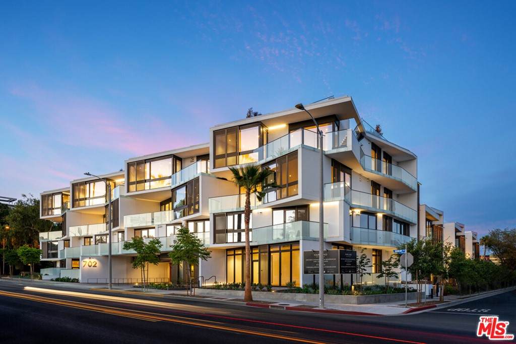 702 Doheny Drive - Photo 1
