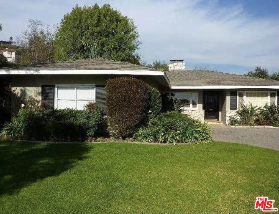 1480 Allenford Avenue - Photo 1