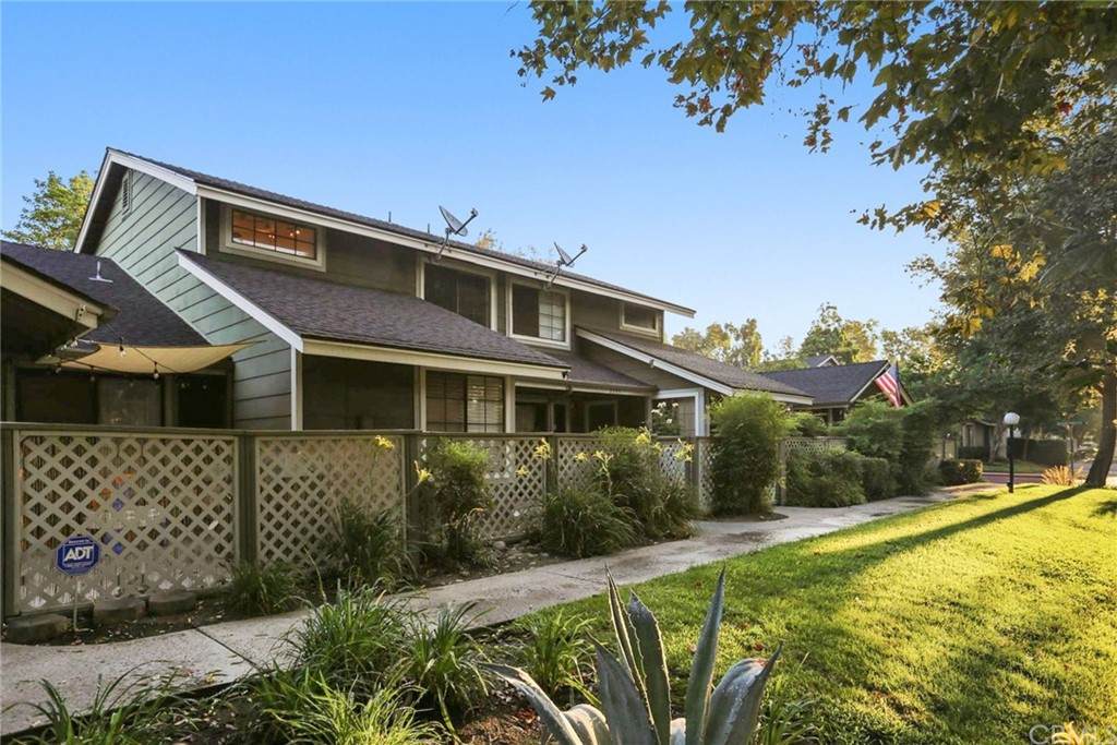 8877 Knollwood Place - Photo 1