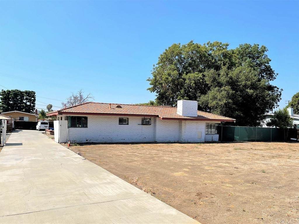 1137 Galemont Avenue - Photo 1