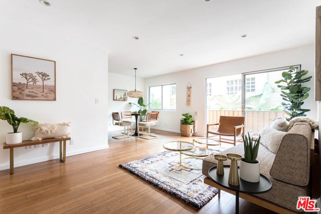 525 Sycamore Avenue - Photo 1