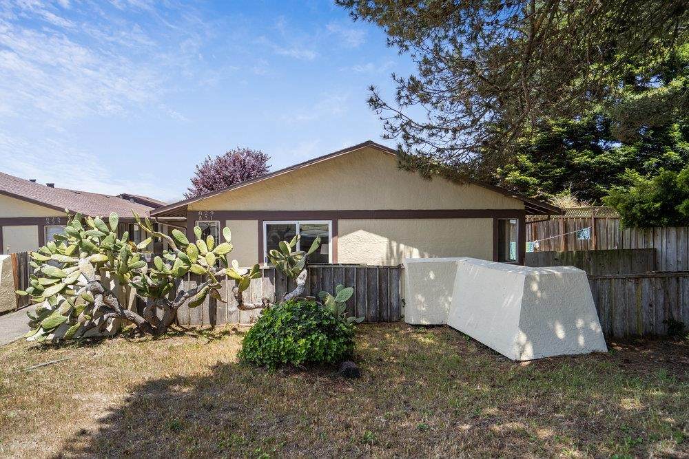 829 Rosita Road - Photo 1