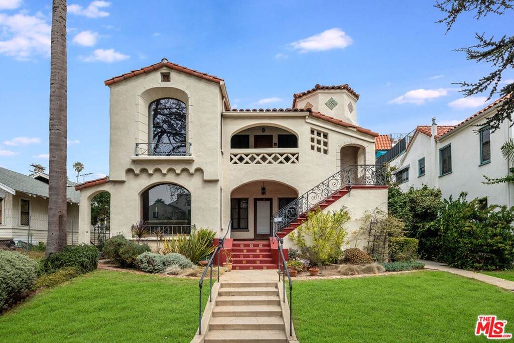 937 Lincoln Boulevard - Photo 1